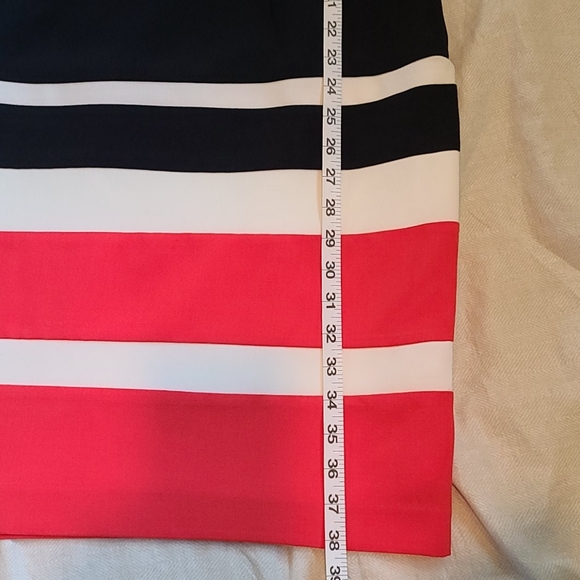 Color Block Dress - Picture 2 of 4